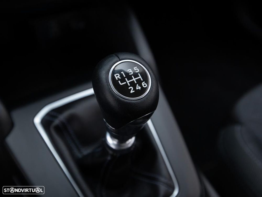 Ford Focus SW 1.5 TDCi EcoBlue Active - 19