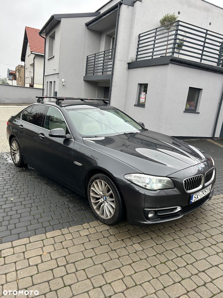 BMW Seria 5 528i xDrive Luxury Line - 1