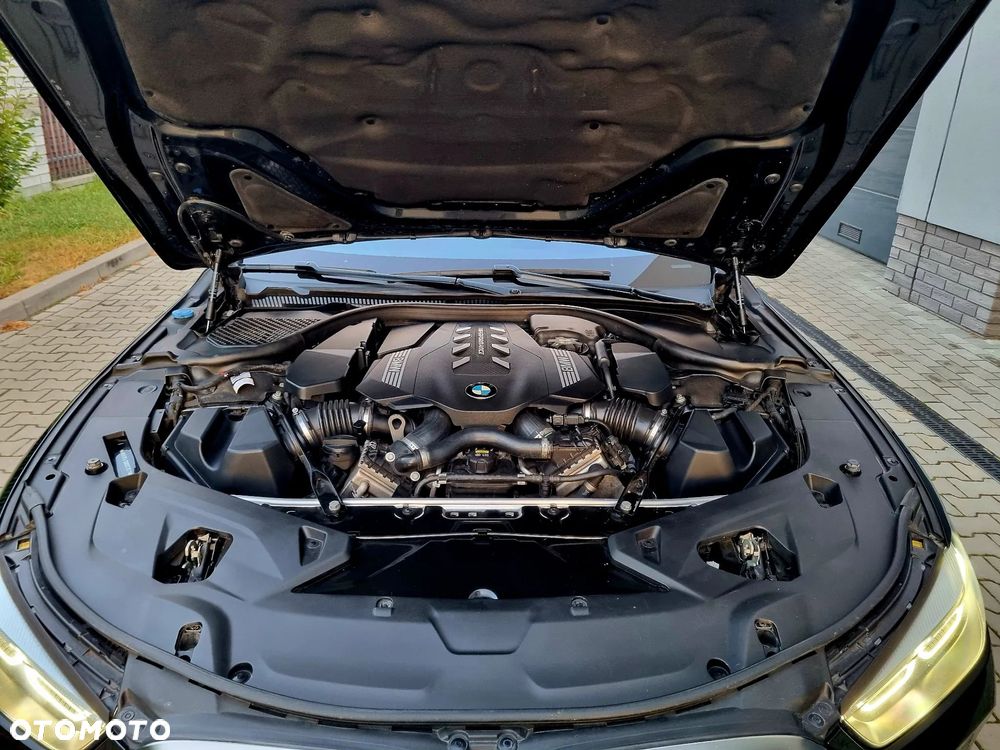 BMW Seria 8 M850i xDrive - 14