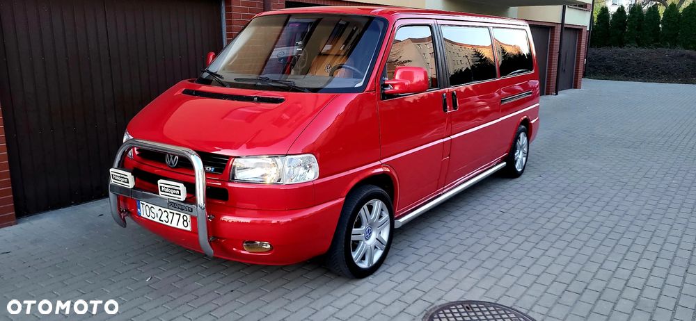 Volkswagen Caravelle - 1