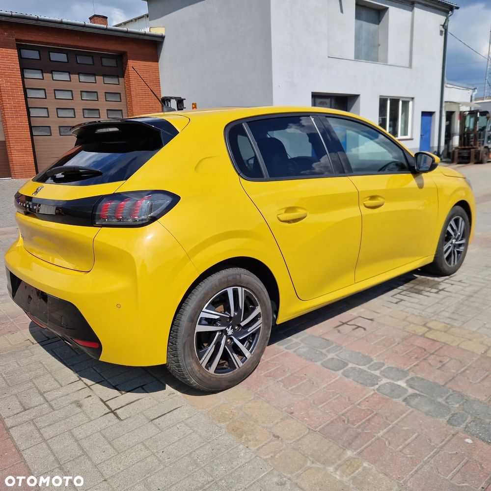 Peugeot 208 - 3