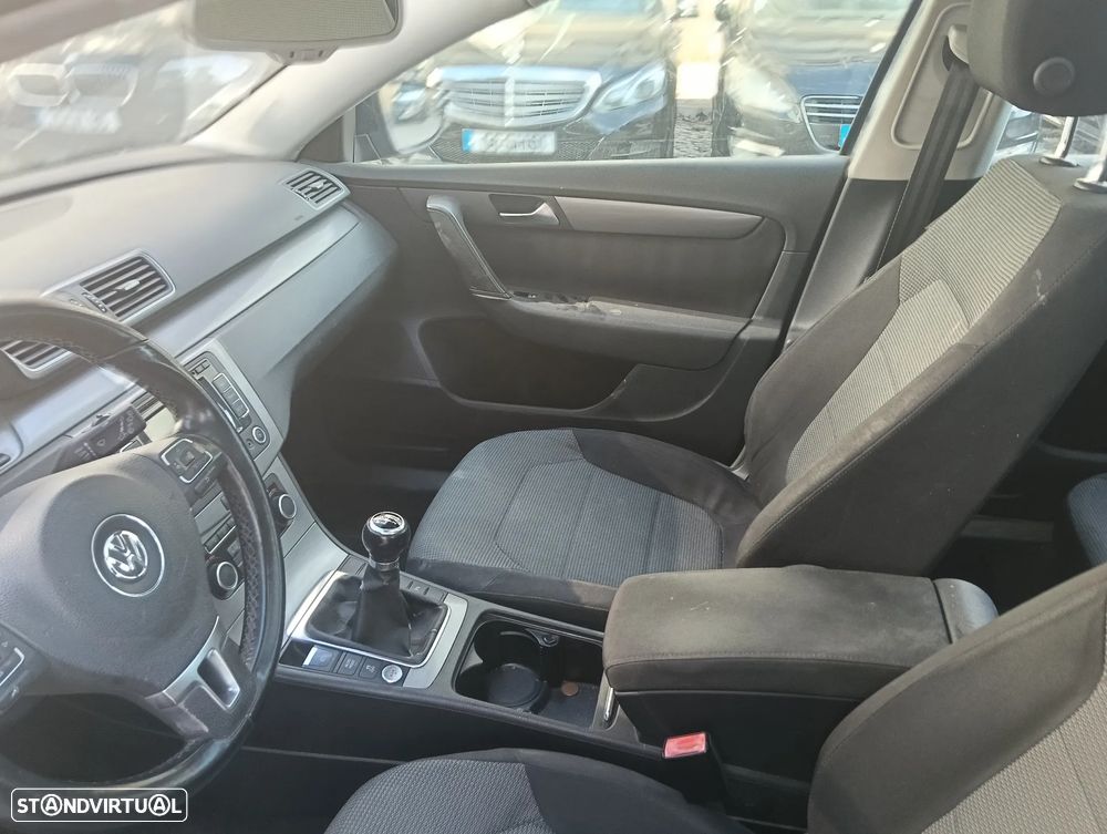 VW Passat Variant 2.0 TDi Confortline - 13