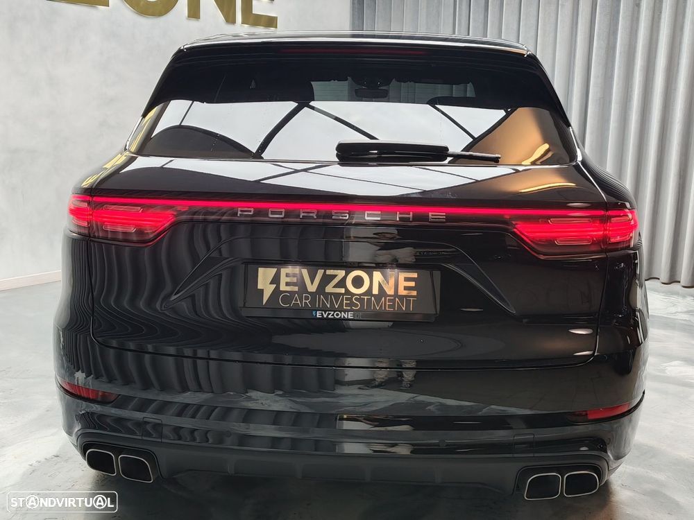 Porsche Cayenne Turbo S E-Hybrid - 5