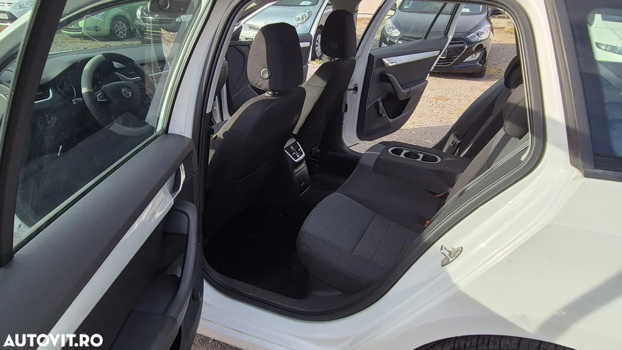 Skoda Octavia 1.6 TDI 4X4 AMBITION - 8