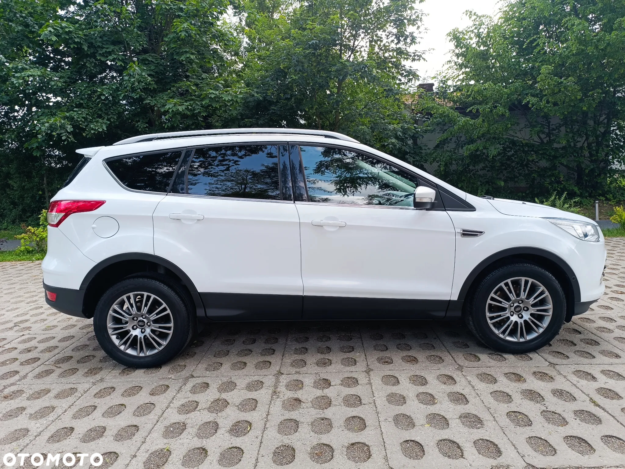 Ford Kuga 2.0 TDCi 2x4 Titanium - 6