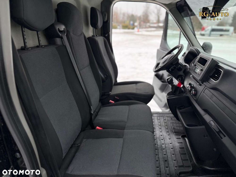 Nissan NV400 - 24