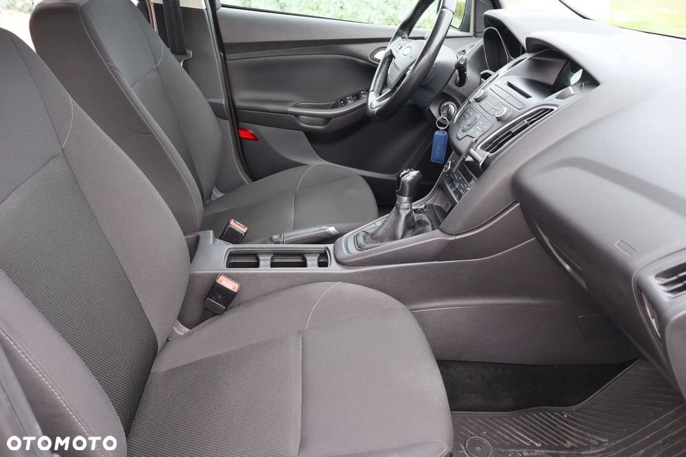 Ford Focus 1.6 Trend - 9