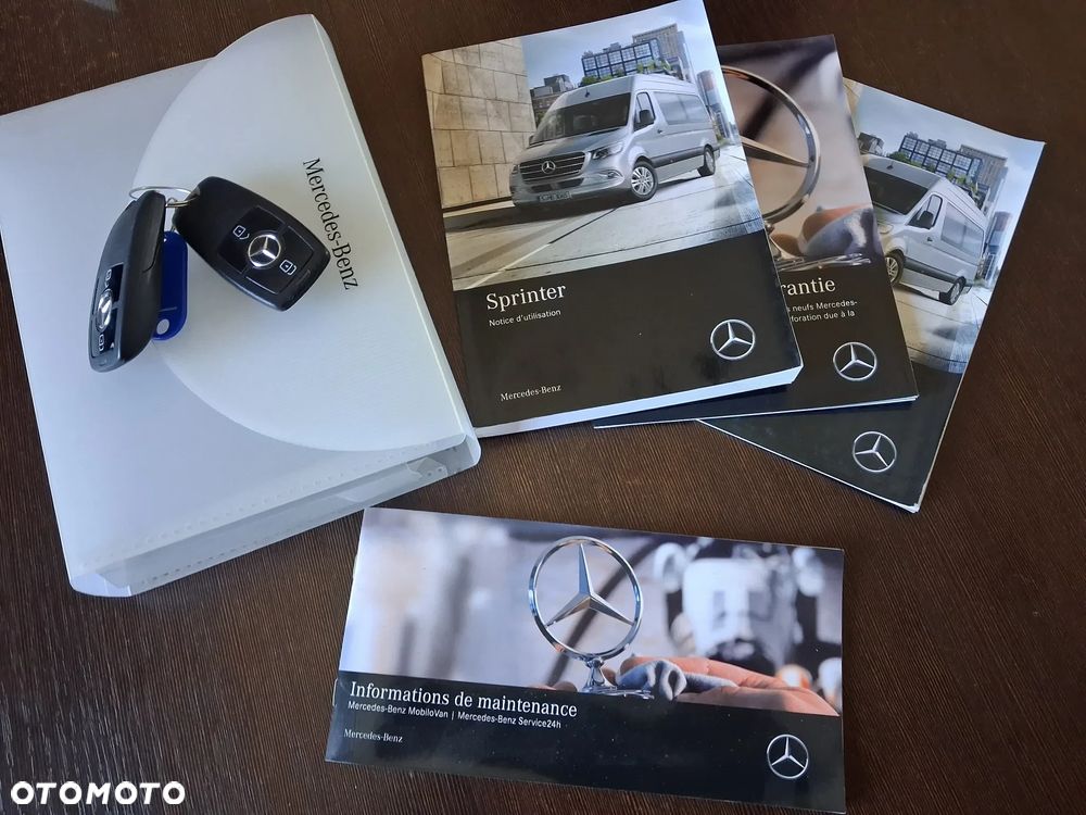 Mercedes-Benz SPRINTER - 32