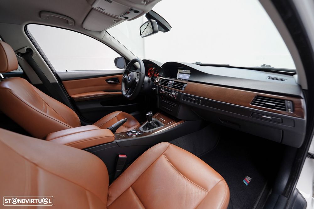 BMW 318 d Navigation Sport - 6