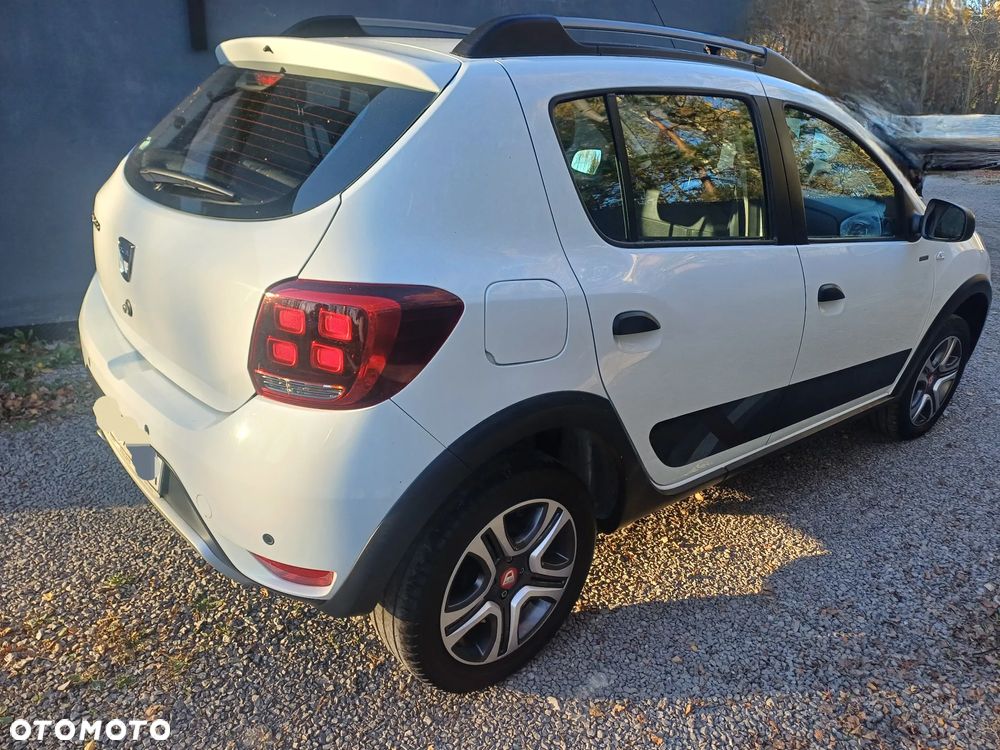 Dacia Sandero Stepway TCe 90 (S&S) Essential - 4