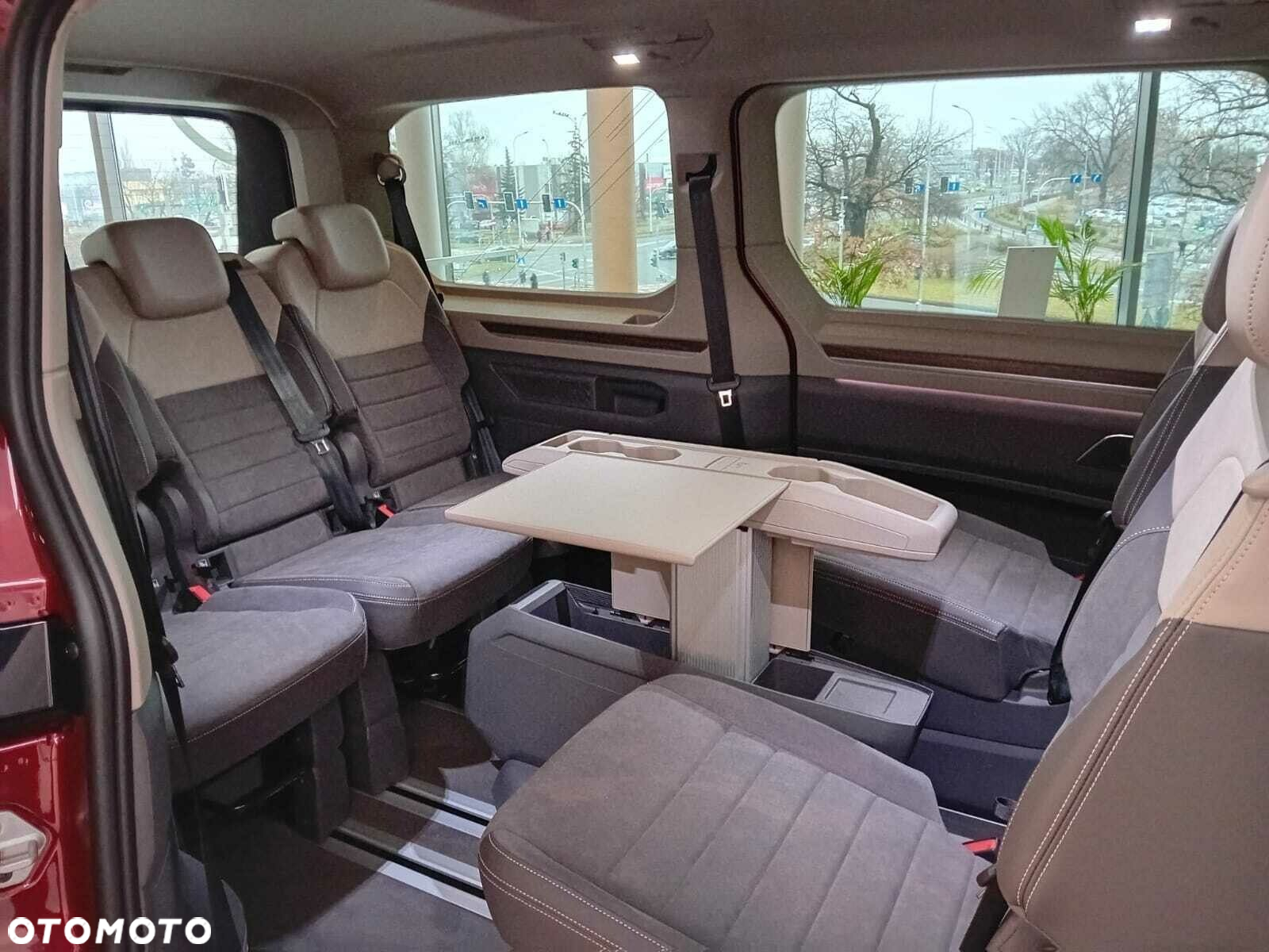 Volkswagen Multivan - 11