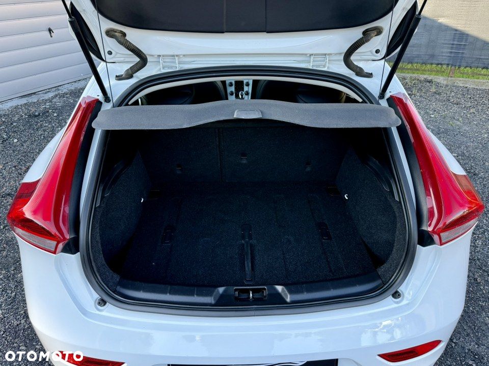 Volvo V40 T3 Summum - 38