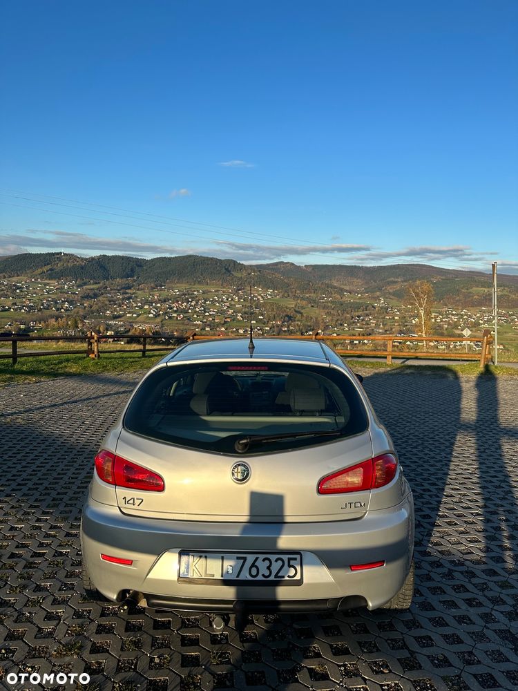 Alfa Romeo 147 1.9 JTD 16V Progress - 6