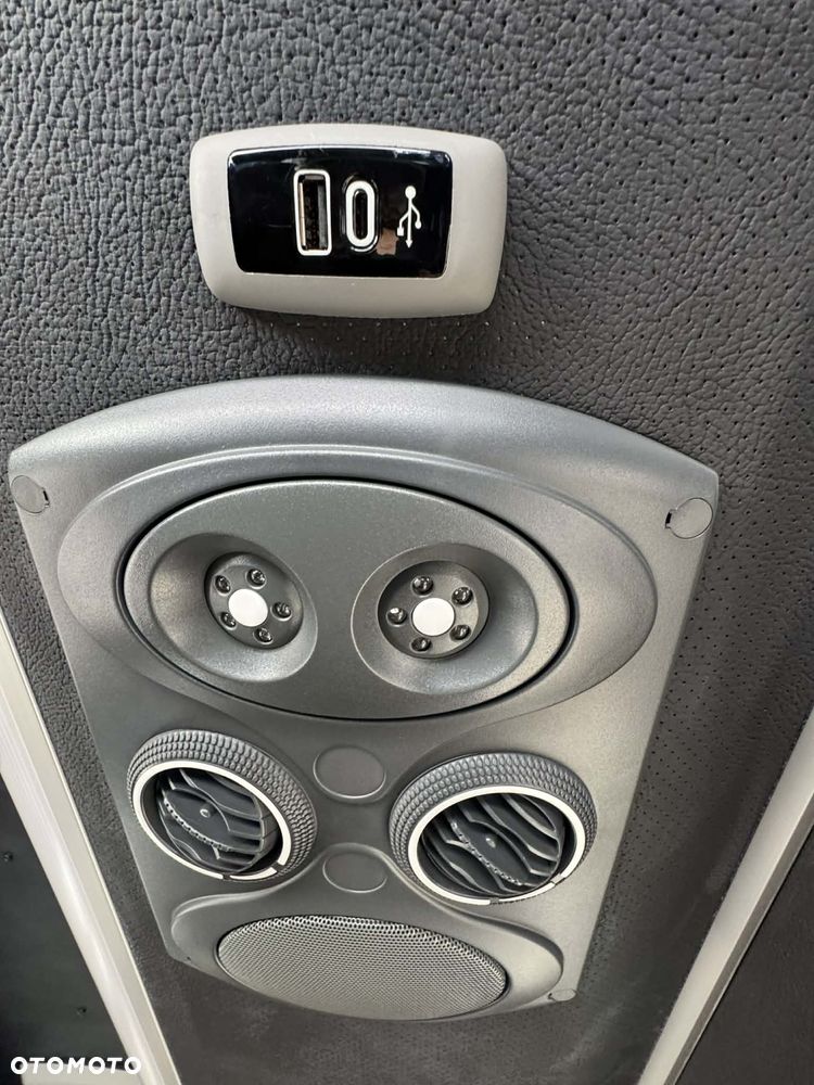 Mercedes-Benz Sprinter 519 - 20