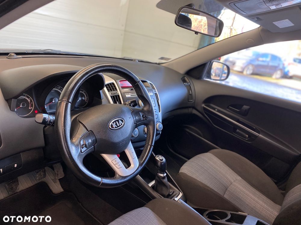 Kia Ceed 1.4 Comfort + - 8