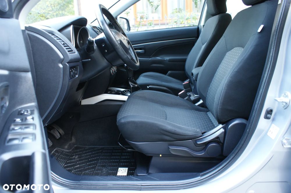 Mitsubishi ASX - 10