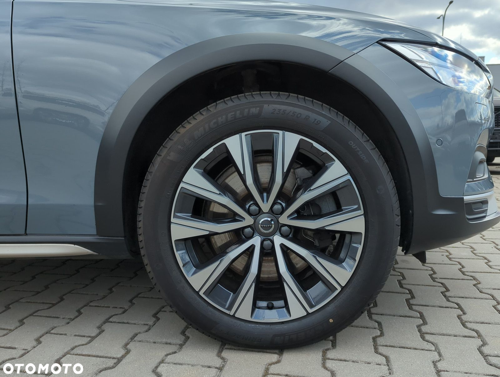 Volvo V90 Cross Country - 18