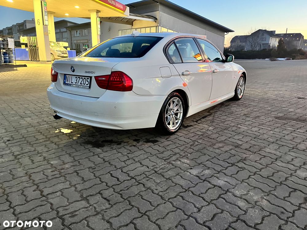 BMW Seria 3 320i - 3