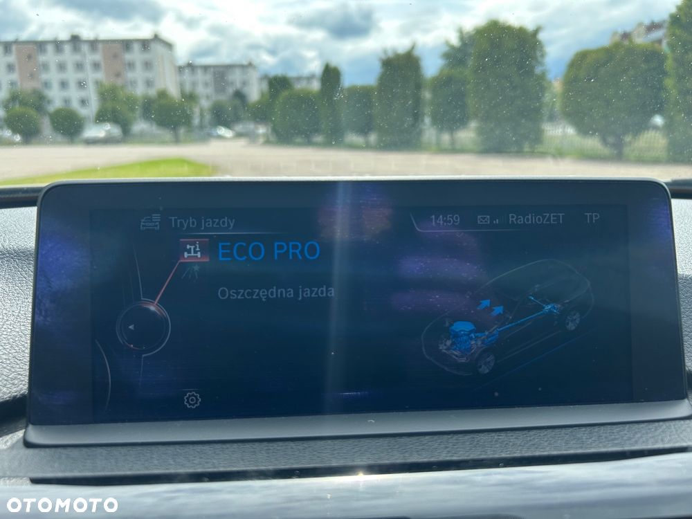 BMW Seria 3 330d Sport Line - 25