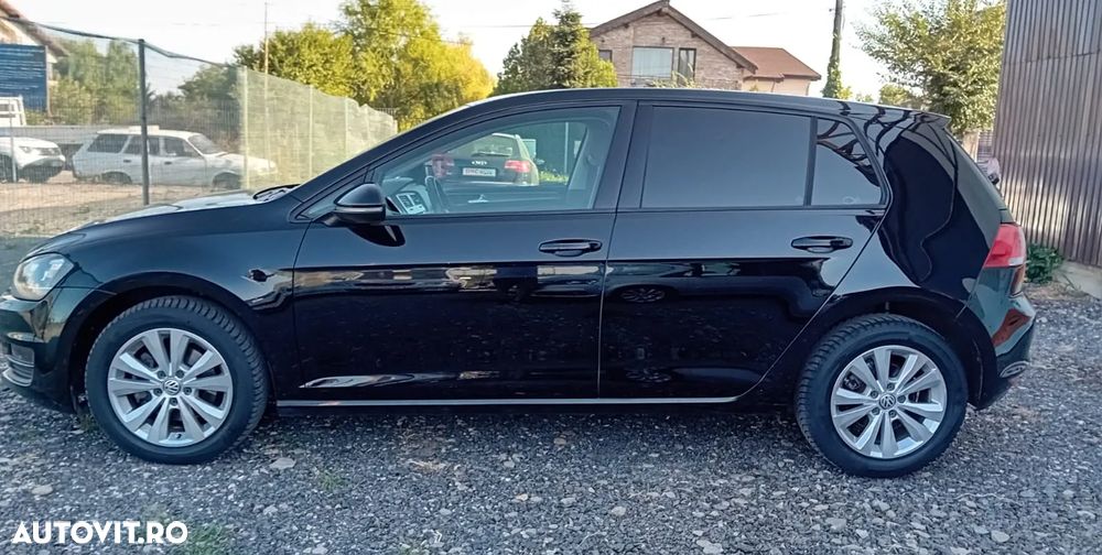 Volkswagen Golf 1.6 TDI DPF BlueMotion Technology Highline - 12