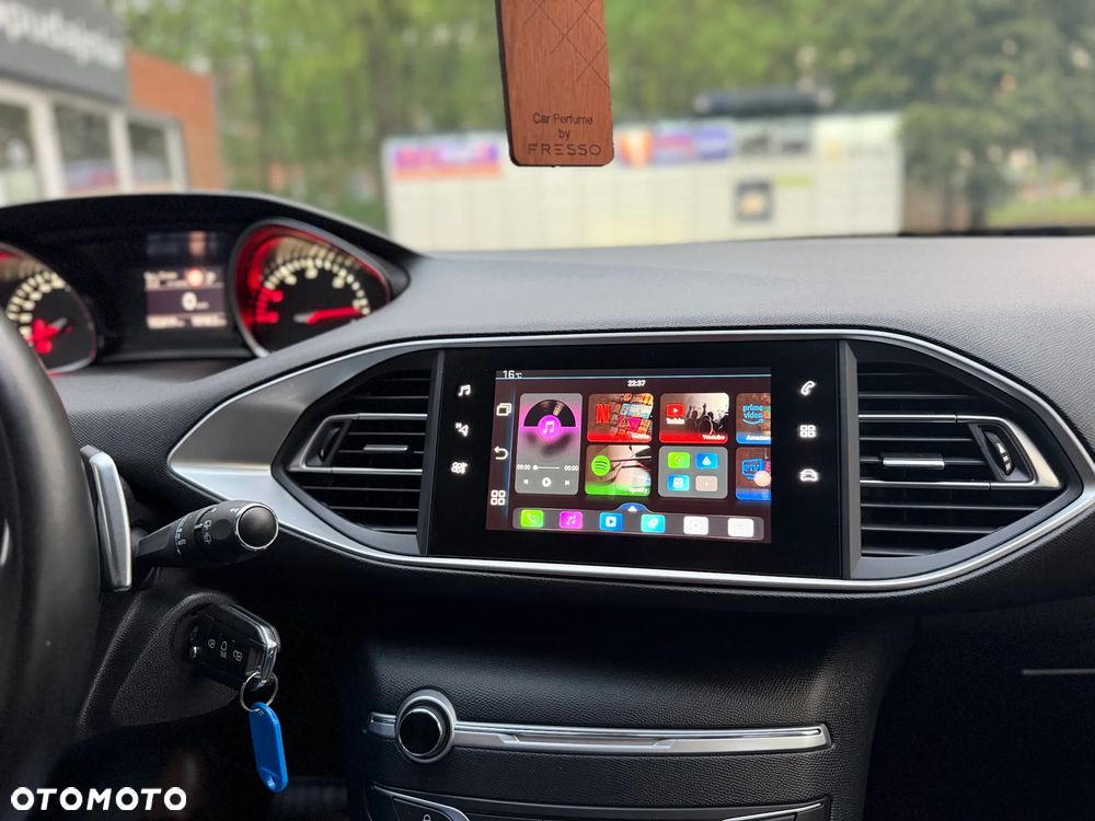 Peugeot 308 BlueHDi 130 EAT8 Business - 35
