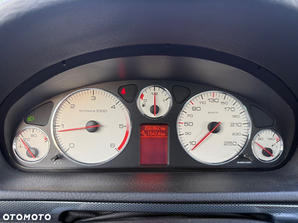 Peugeot 407 2.0 HDI ST Komfort EU4 - 16
