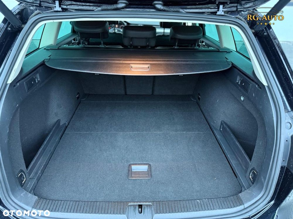 Volkswagen Passat - 34