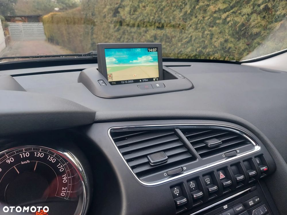 Peugeot 3008 Hybrid4 - 14