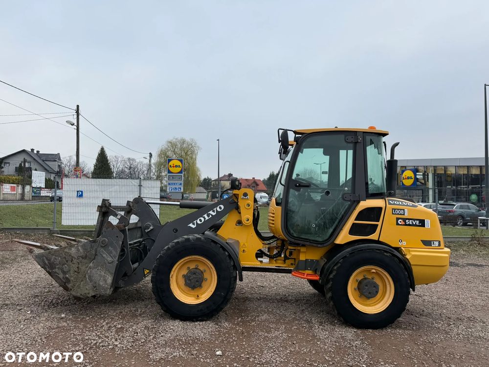 Volvo L 28 F - 1