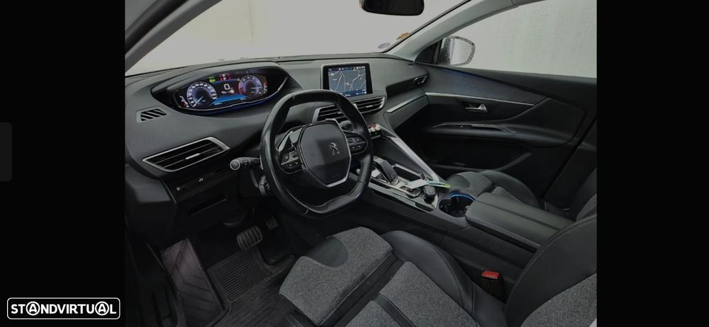 Peugeot 3008 1.2 PureTech Allure EAT6 - 7