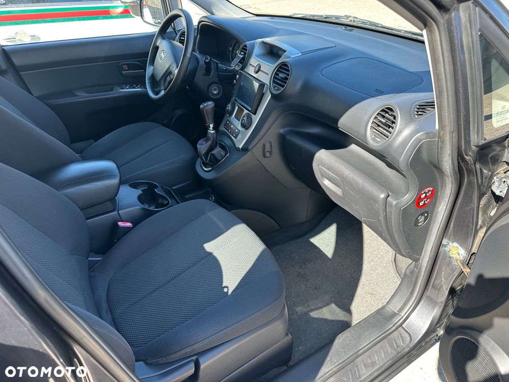 Kia Carens 2.0 CVVT Spirit - 10