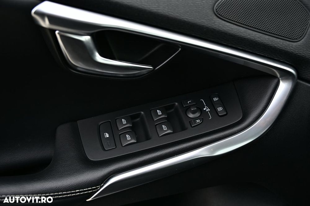 Volvo V40 D3 Geartronic R Design - 31