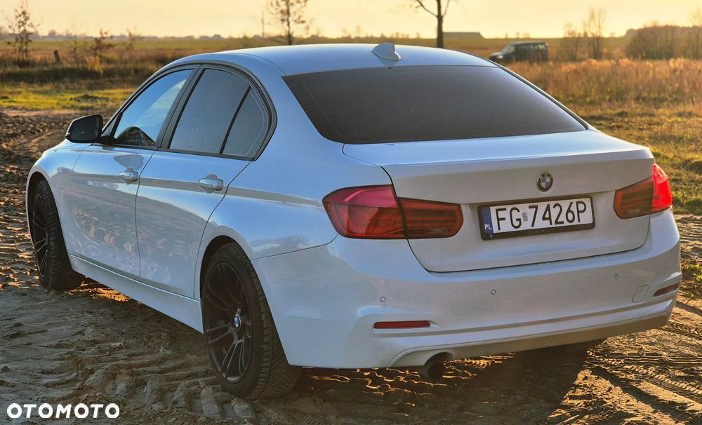 BMW Seria 3 318i - 7