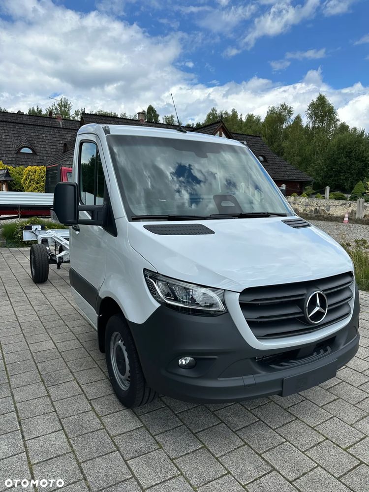 Mercedes-Benz Sprinter - 4