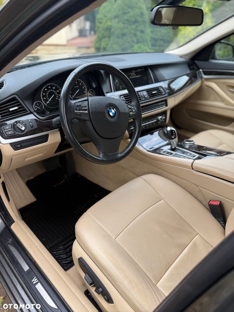 BMW Seria 5 528i xDrive Luxury Line - 12