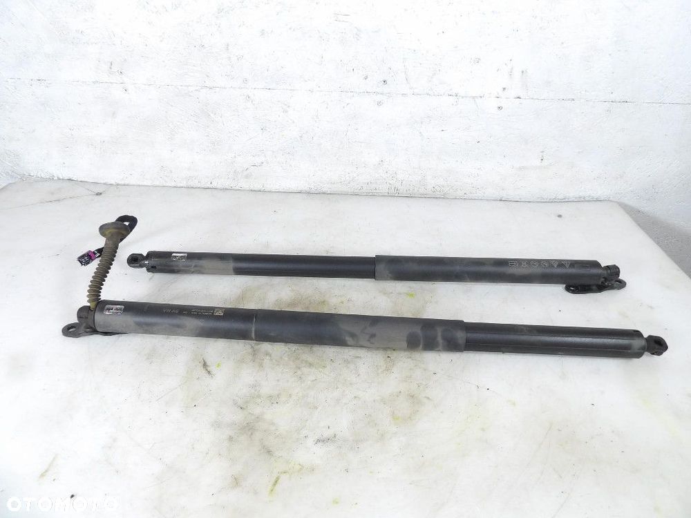 SKODA SUPERB IV 4 KOMBI SIŁOWNIKI TYLNEJ KLAPY BAGAŻNIKA 3J0827552 - 1