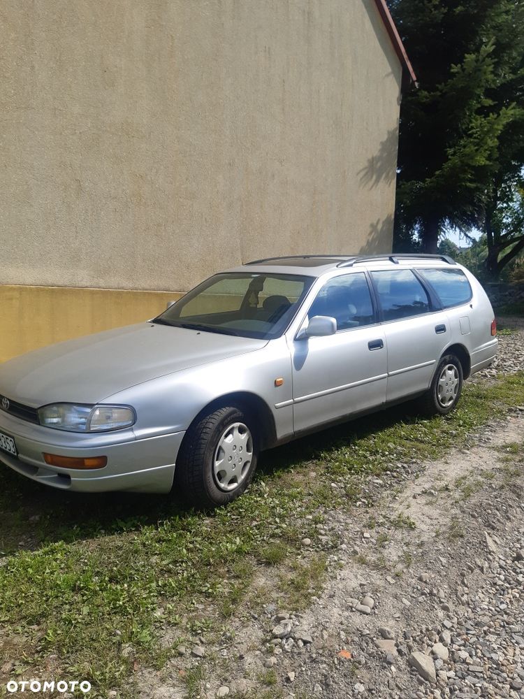 Toyota Camry - 1
