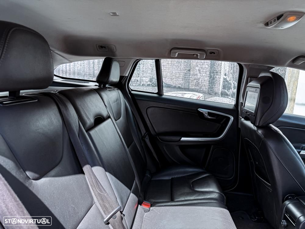 Volvo V60 2.4 D6 Momentum AWD Phev - 10