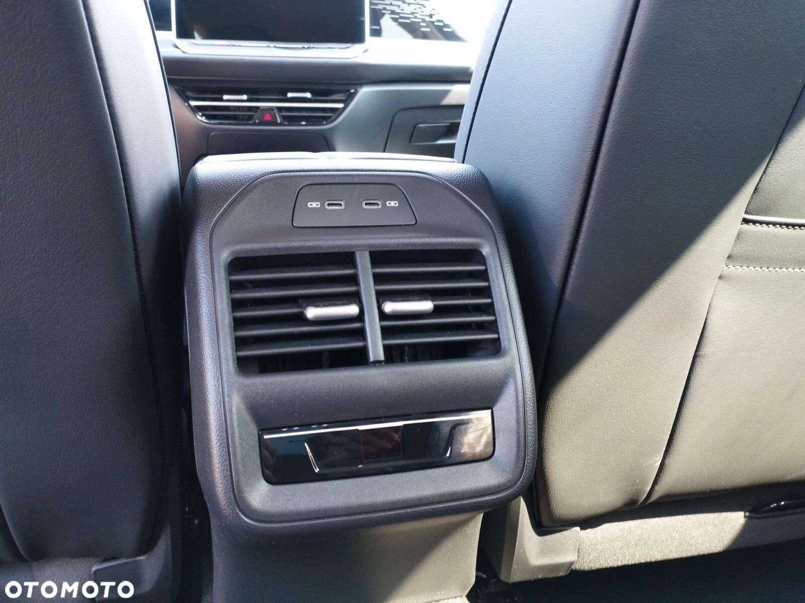 Volkswagen Passat 2.0 TDI SCR Business Plus DSG - 20