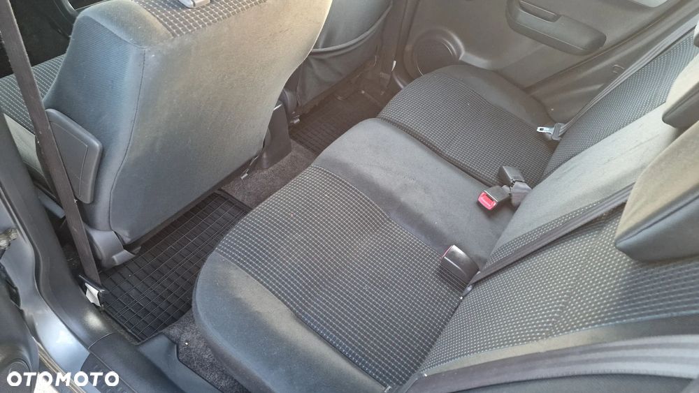 Suzuki Swift - 9
