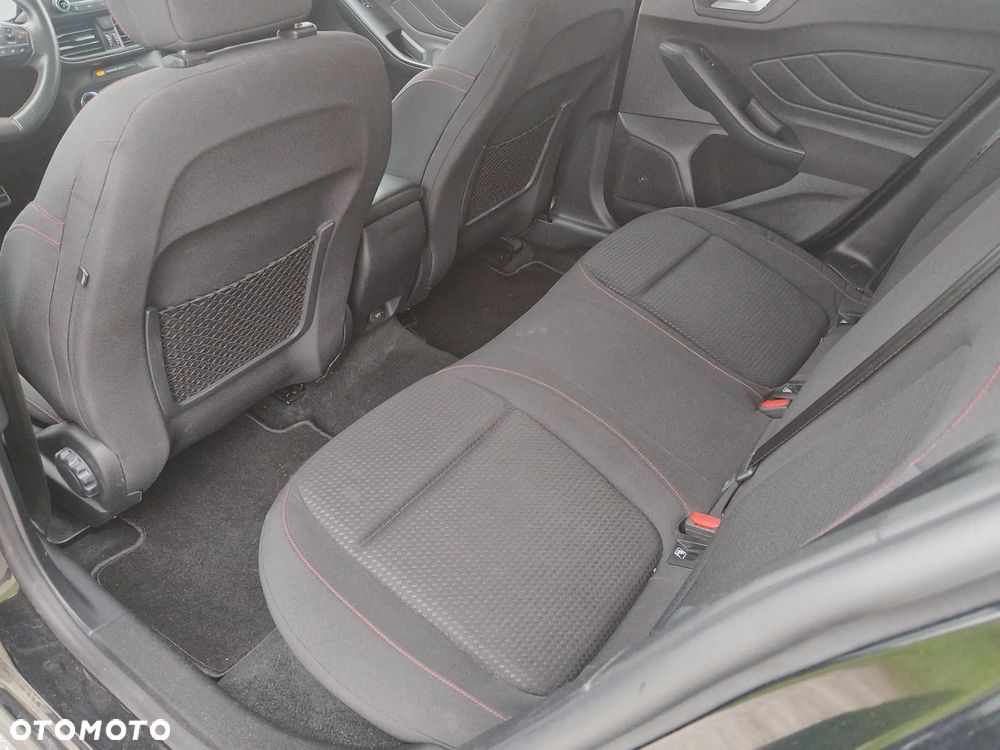 Ford Focus 1.5 EcoBlue Start-Stopp-System ST-LINE - 32