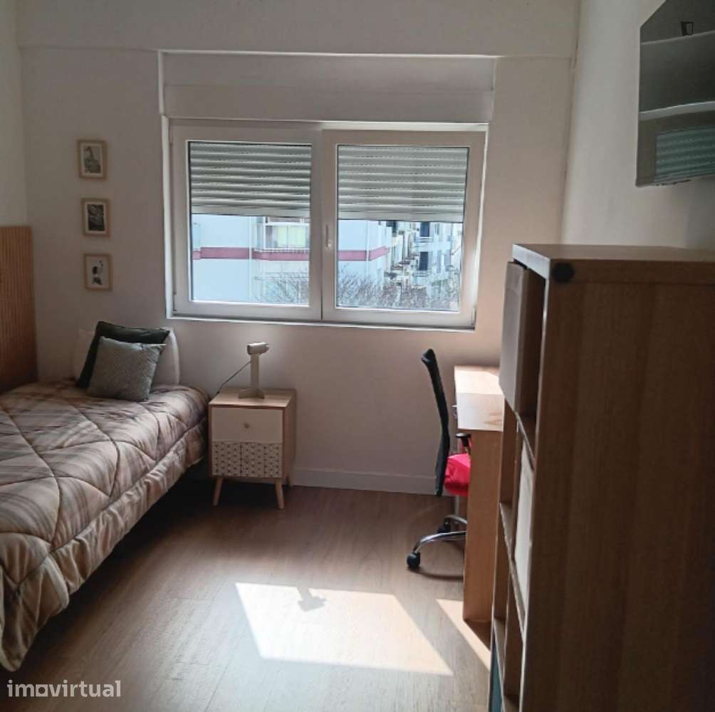 Quarto - localizado em Paranhos Porto - Grande imagem: 3/21