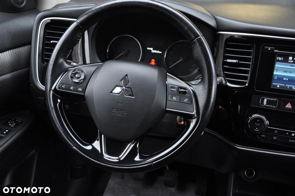 Mitsubishi Outlander 2.0 2WD SUV-Star - 21