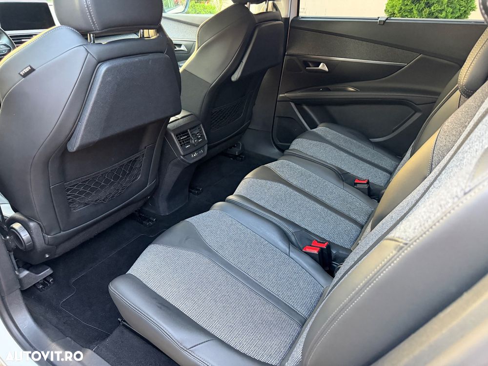 Peugeot 5008 - 11