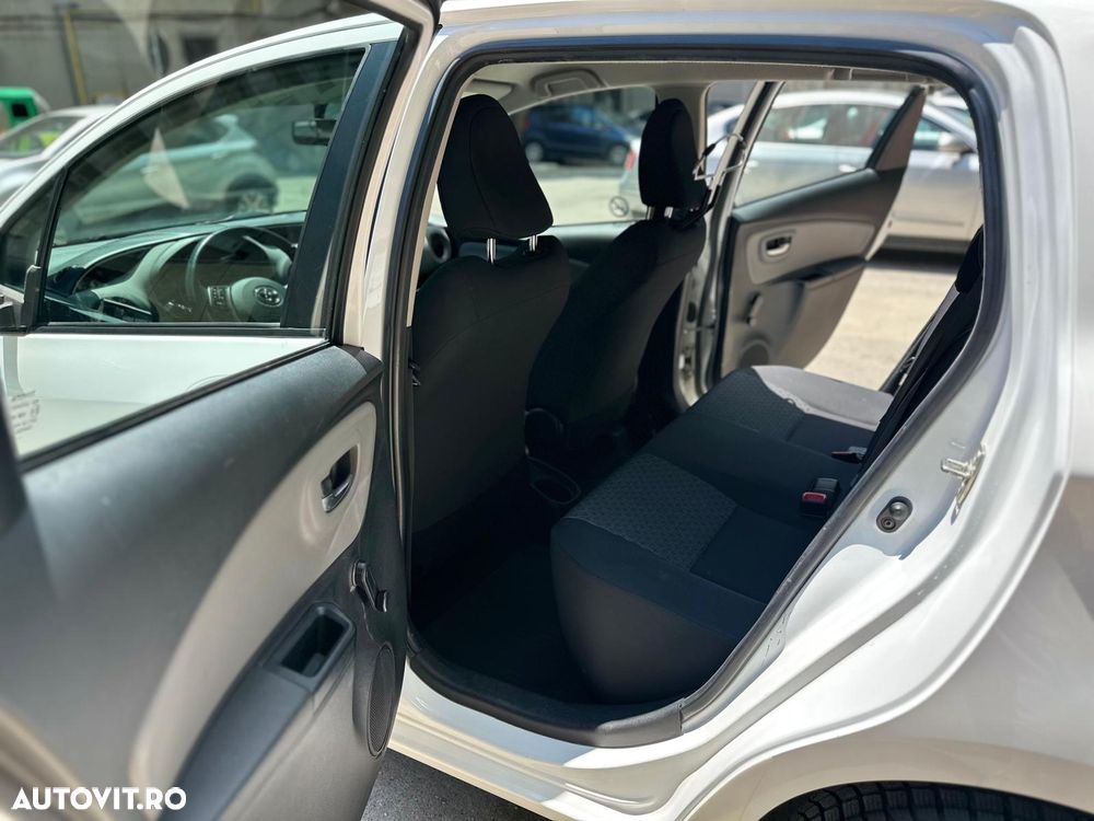 Toyota Yaris 1.33 L Dual VVT-i 5D Multidrive S Luna - 5
