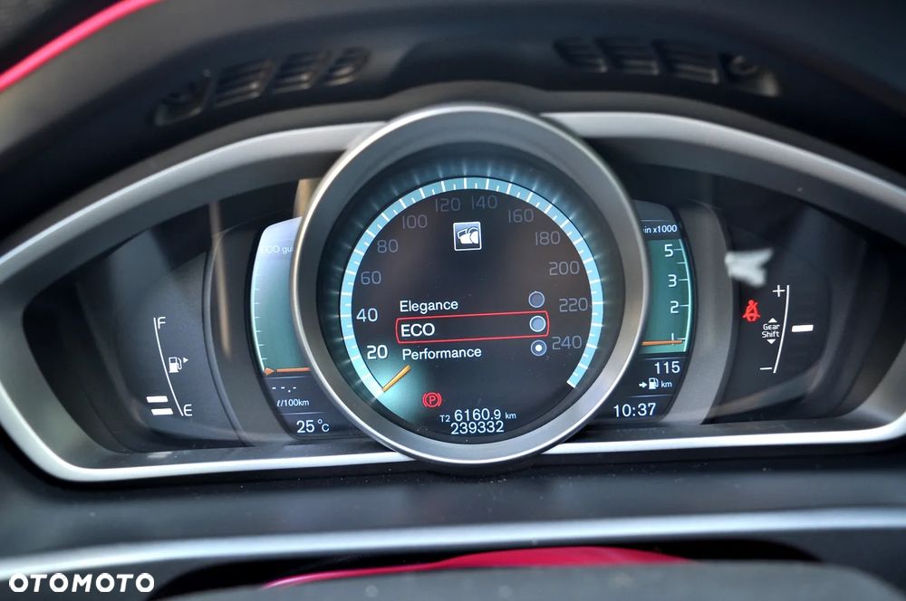 Volvo V40 D4 Summum - 30