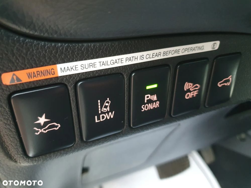 Mitsubishi Outlander 2.0 4WD Top - 25