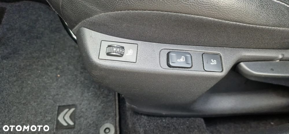 Citroën C4 PureTech 130 Stop&Start SHINE - 25
