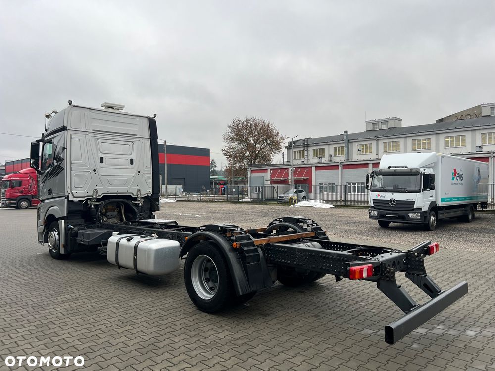 Mercedes-Benz 1843 - 4