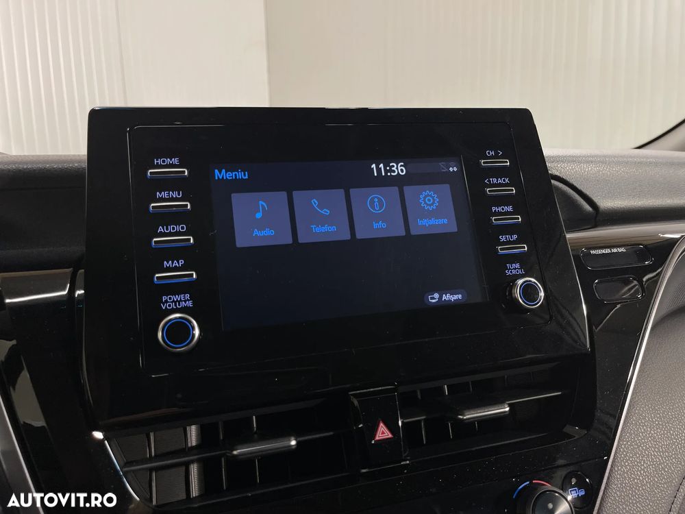 Toyota Camry 2.5 Hybrid Business - 16